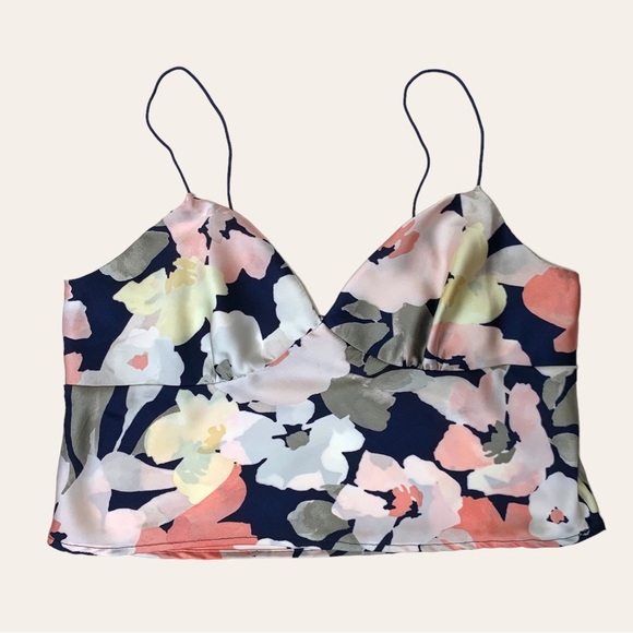 Timing Tops - 5/$15 ⚫️ Floral Satin Cropped Cami Size Small